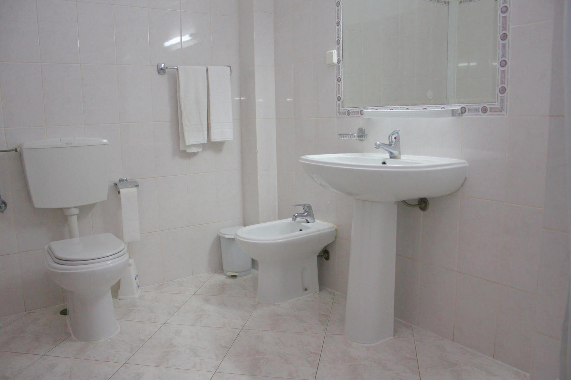 Kings Apartments Quarteira Luaran gambar