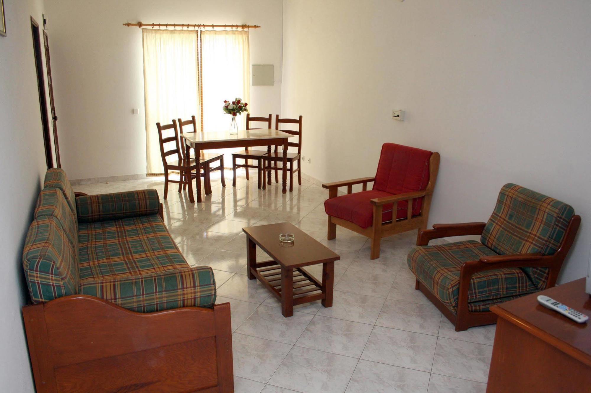 Kings Apartments Quarteira Luaran gambar